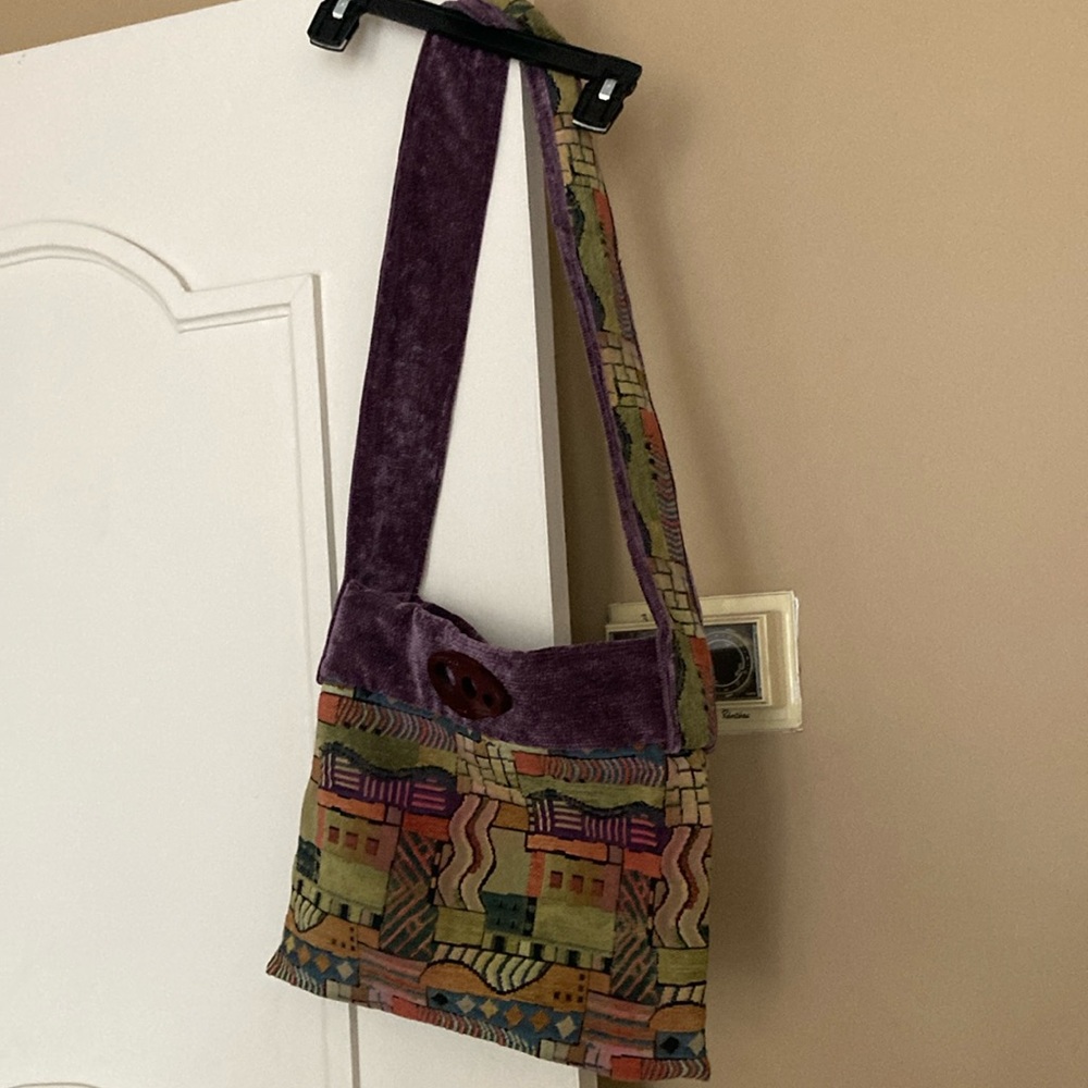 NWOT one of a kind cross body bag pic-we-wok